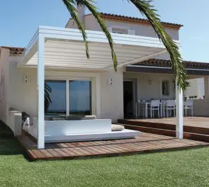 Pose d'une pergola sur une terrasse bois