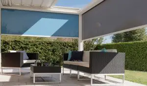 Pose d'une protection solaire grâce à une pergola toile