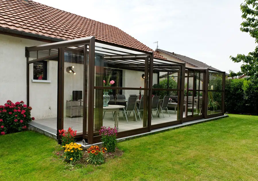 Eclairage terrasse d'une maison traditionnelle à Cessy