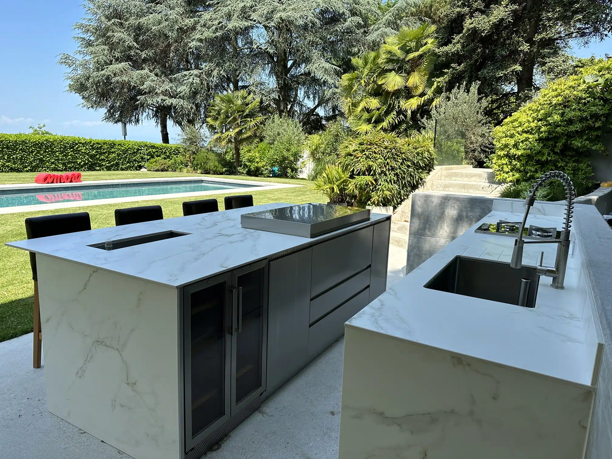 cuisine exterieure double ilot bord de piscine 1