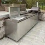 cuisine exterieure lineaire inox avec plancha 1