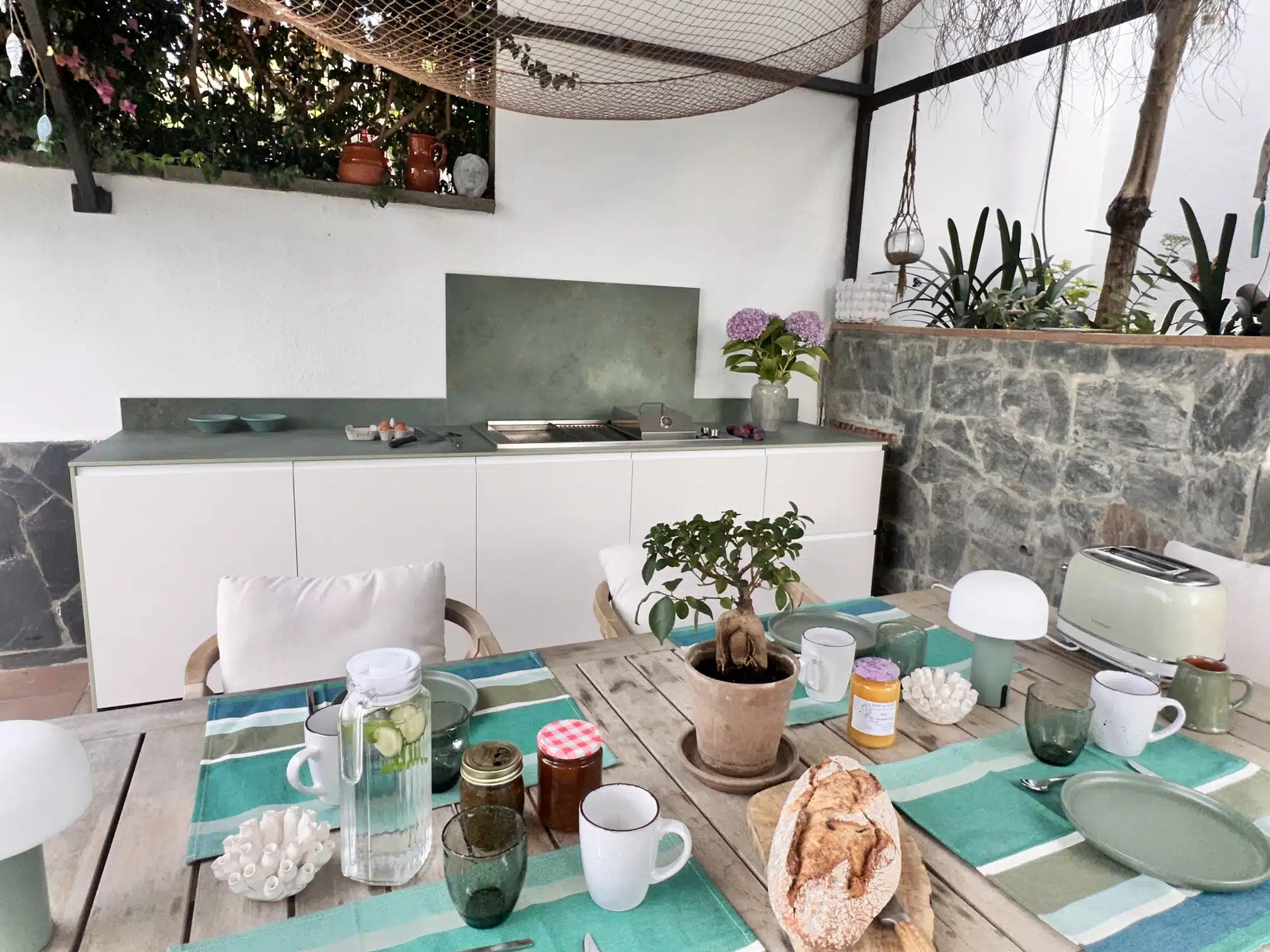 cuisine exterieure sous abri espace repas 3